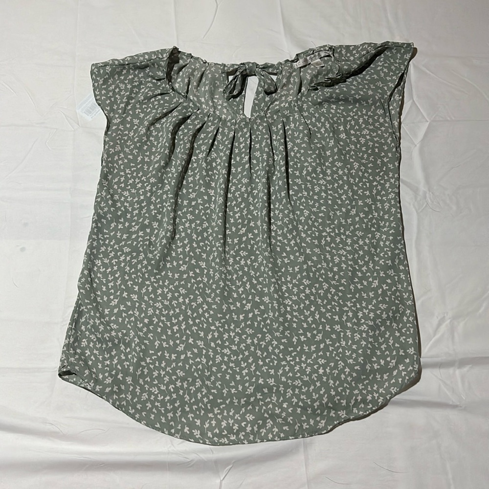 LC Lauren Conrad Green Floural Blouse size M